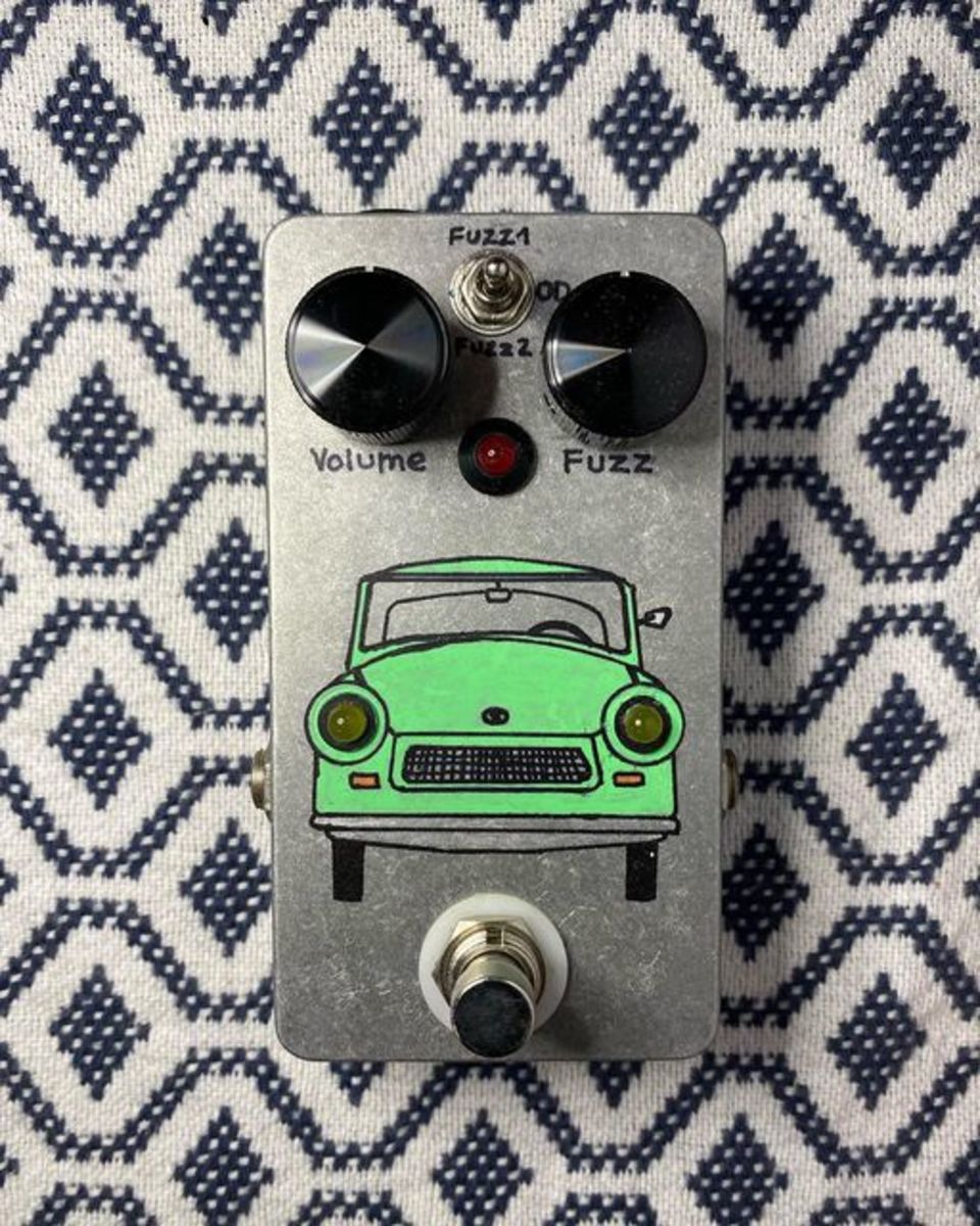 Music Gear Setup by thepedalarchitect featuring Dead Astronaut FX X-Fuzz II