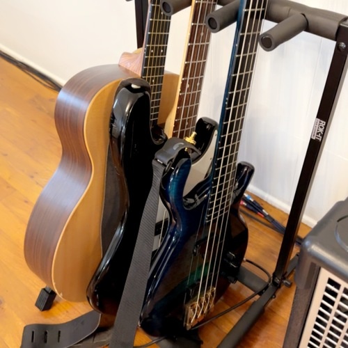 Photo of Pedulla MVP in a guitar and bass