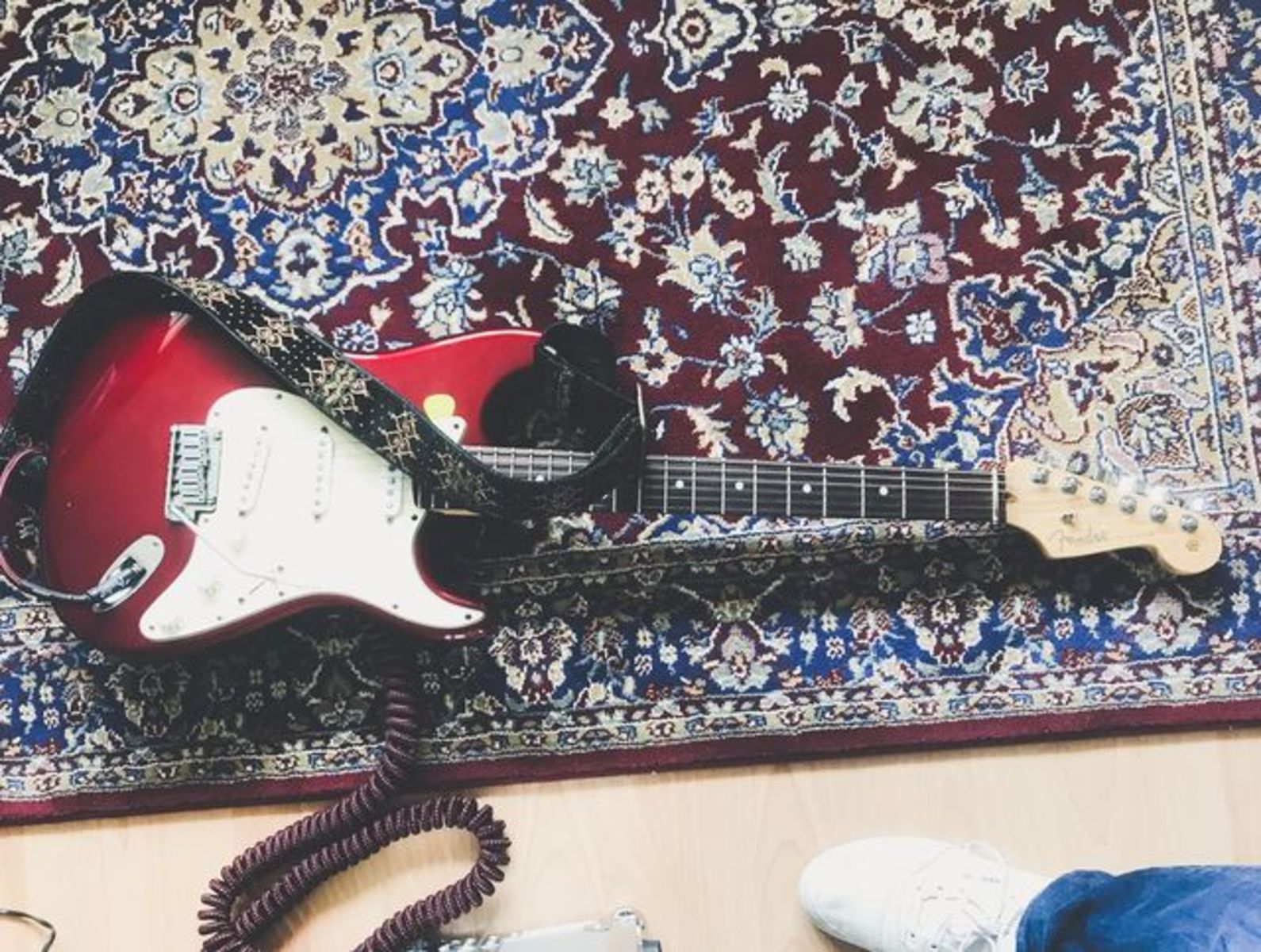 Music Gear Setup by velvetsway_marleen featuring Fender American Pro Stratocaster with Rosewood neck
