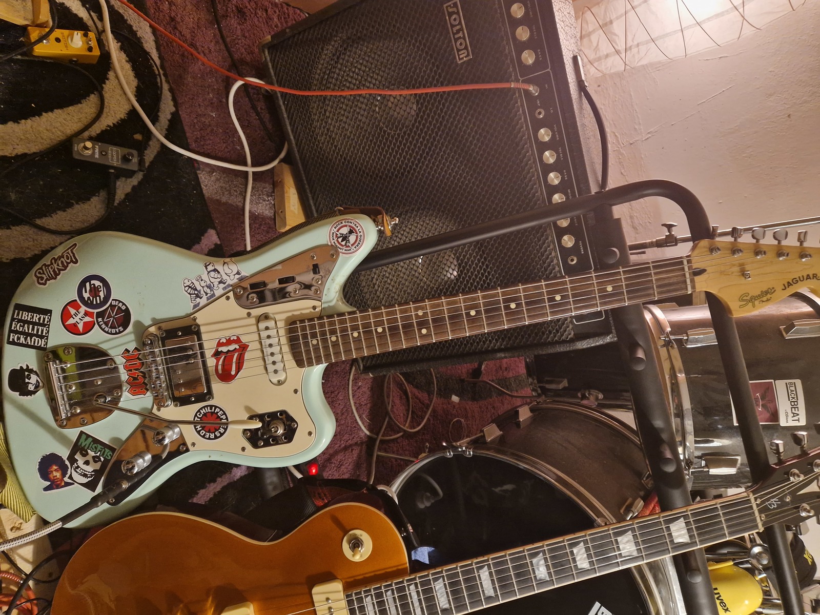 Music Gear Setup by patrick_nebling featuring Squier Vintage Modified Jaguar