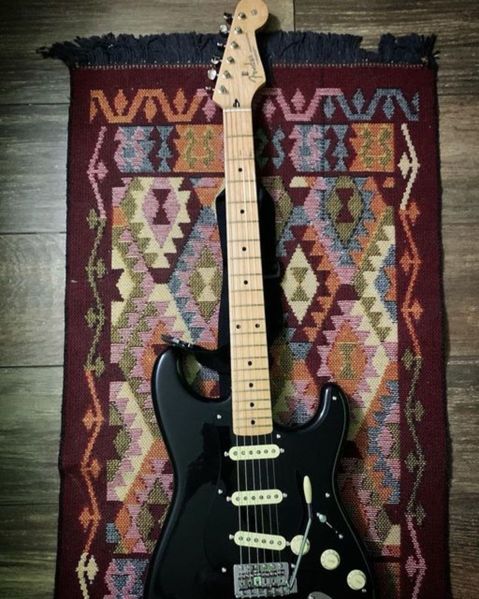 Fender Custom Shop Music Gear Setup by r3nn3v0x featuring Fender Custom Shop David Gilmour Signature Stratocaster and Fender ST-57 stratocaster 1994