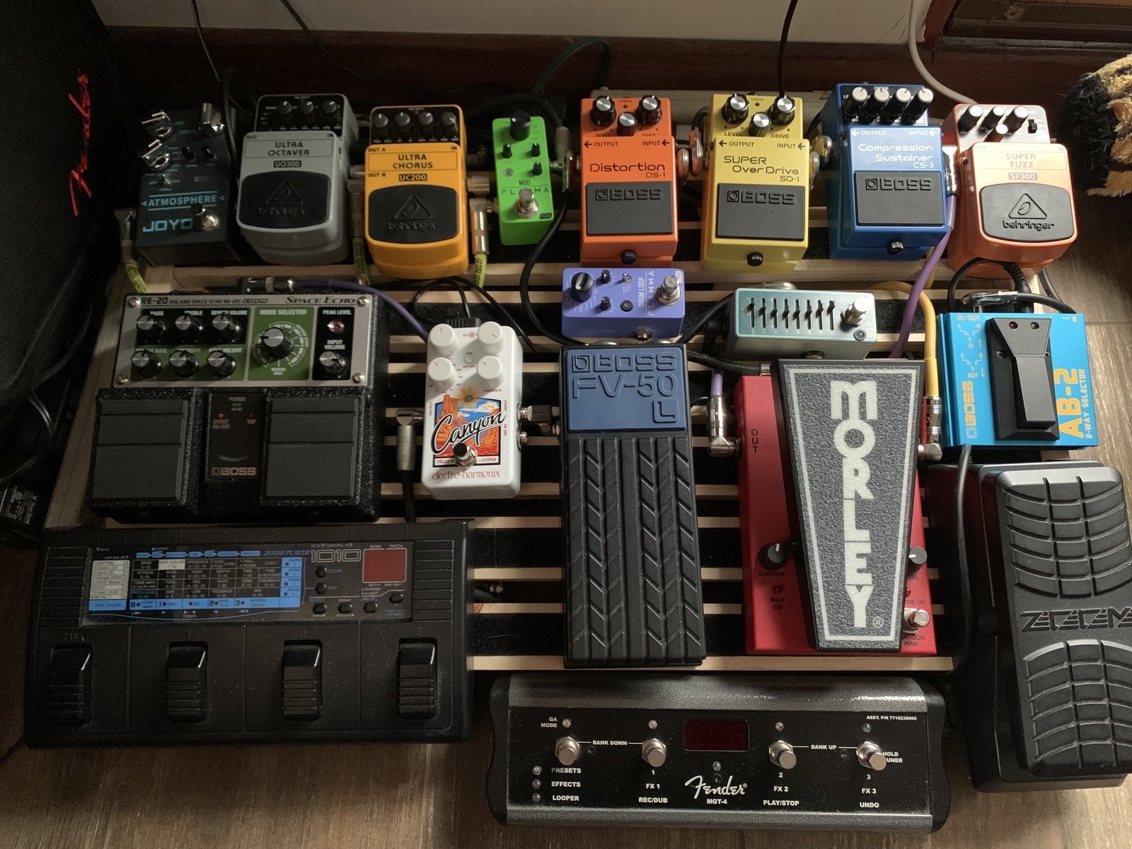 Music Gear Setup by r3nn3v0x featuring Joyo Atmosphere Reverb, Behringer SO400 Super Octaver, and Behringer UC200 Ultra Chorus and 14 more pieces of gear