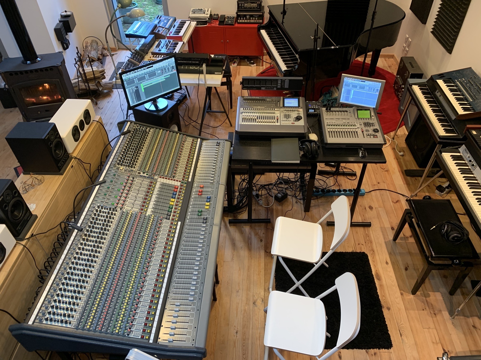 Electronic Studio Setup by oxygenartstudio featuring Roland Space Echo RE-150, Roland DC-50 Digital Chorus, and Yamaha C3 and 14 more pieces of gear