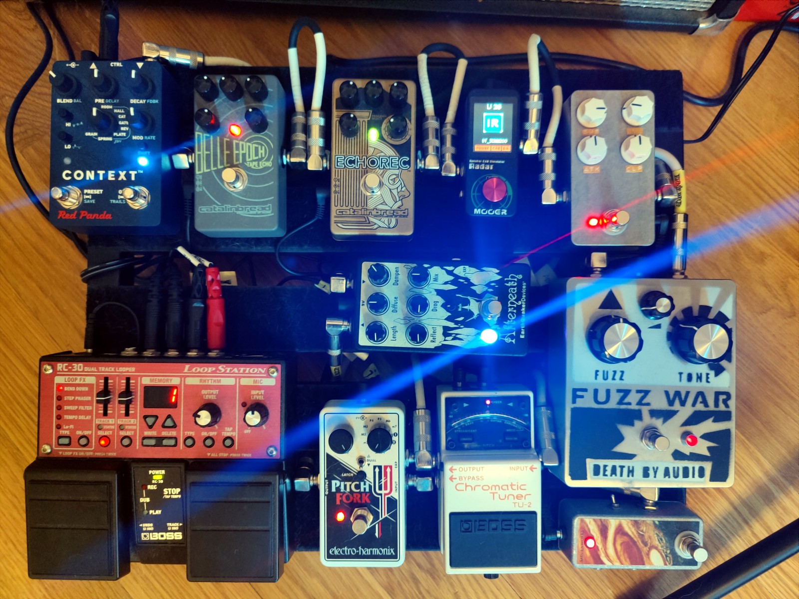 Pedalboard by spaceshipsovrglasgow featuring Saturnworks ABY Passive Compact, Boss TU-2 Chromatic Tuner, and Electro-Harmonix Pitch Fork and 8 more pieces of gear