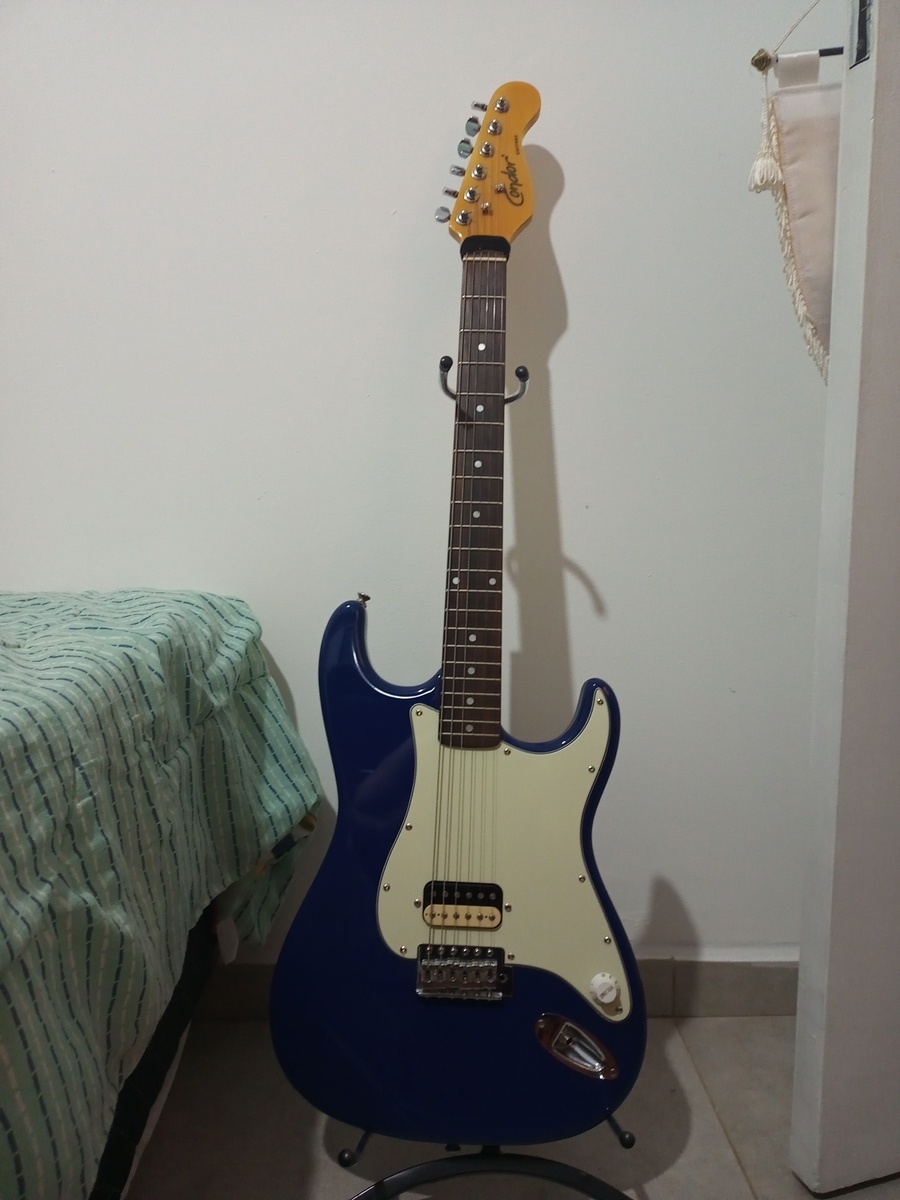 Malagoli Music Gear Setup by rafaelmoraes featuring Malagoli Custom 84 (Bridge), Malagoli Custom 84, and Condor Guitars RX 20S Stratocaster