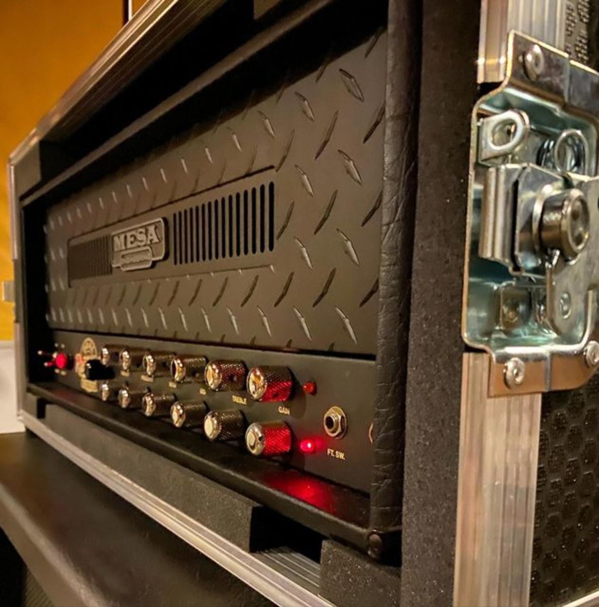 Studio Setup by axel_tnl featuring Mesa/Boogie Dual Rectifier 2-channel 100W Solo Head (1992 - 2000)