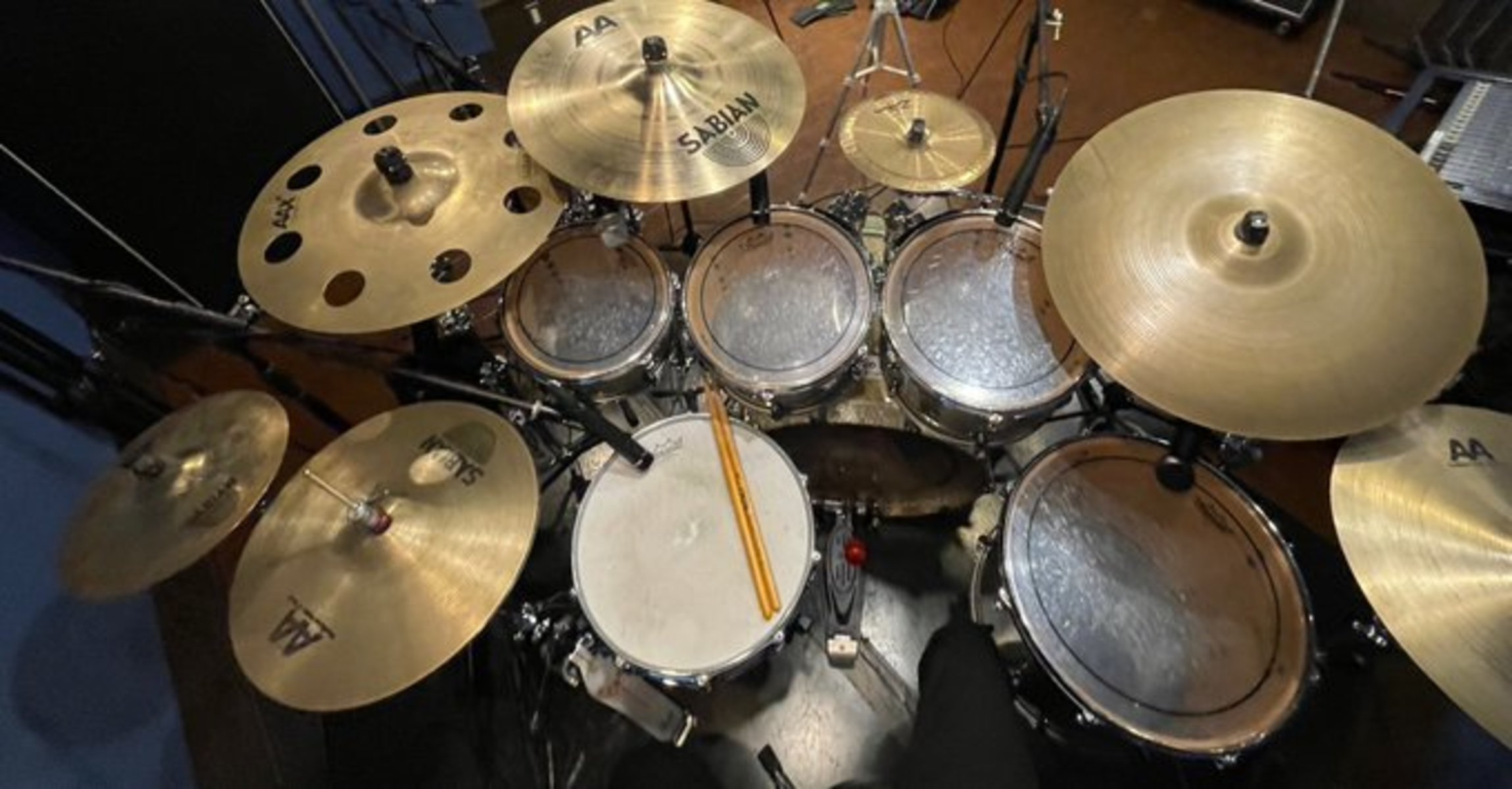 Metal Drum Kit by konokami1 featuring Sabian AA 18'' Medium Crash, Sabian AA 16'' Medium Crash, and Sabian AAX Ozone Crash 18'' and 9 more pieces of gear