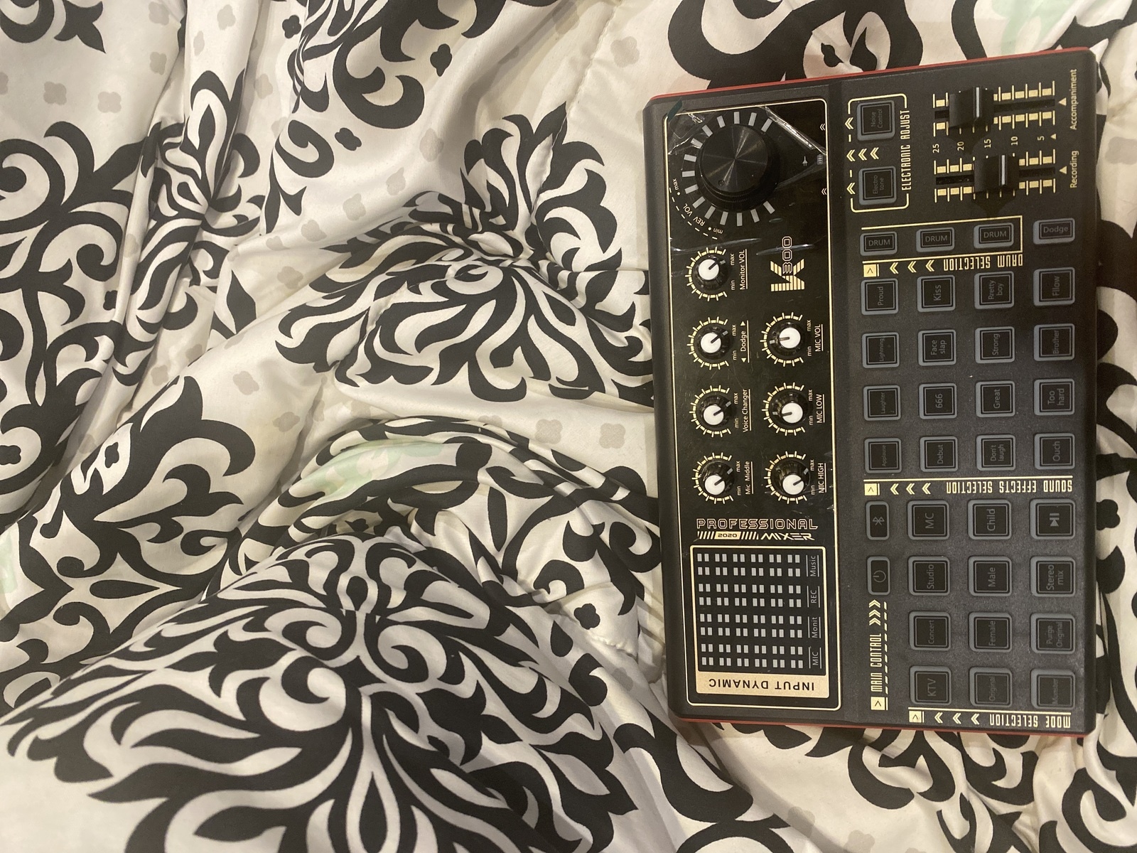 orion_the_ghost_kid's music gear photo