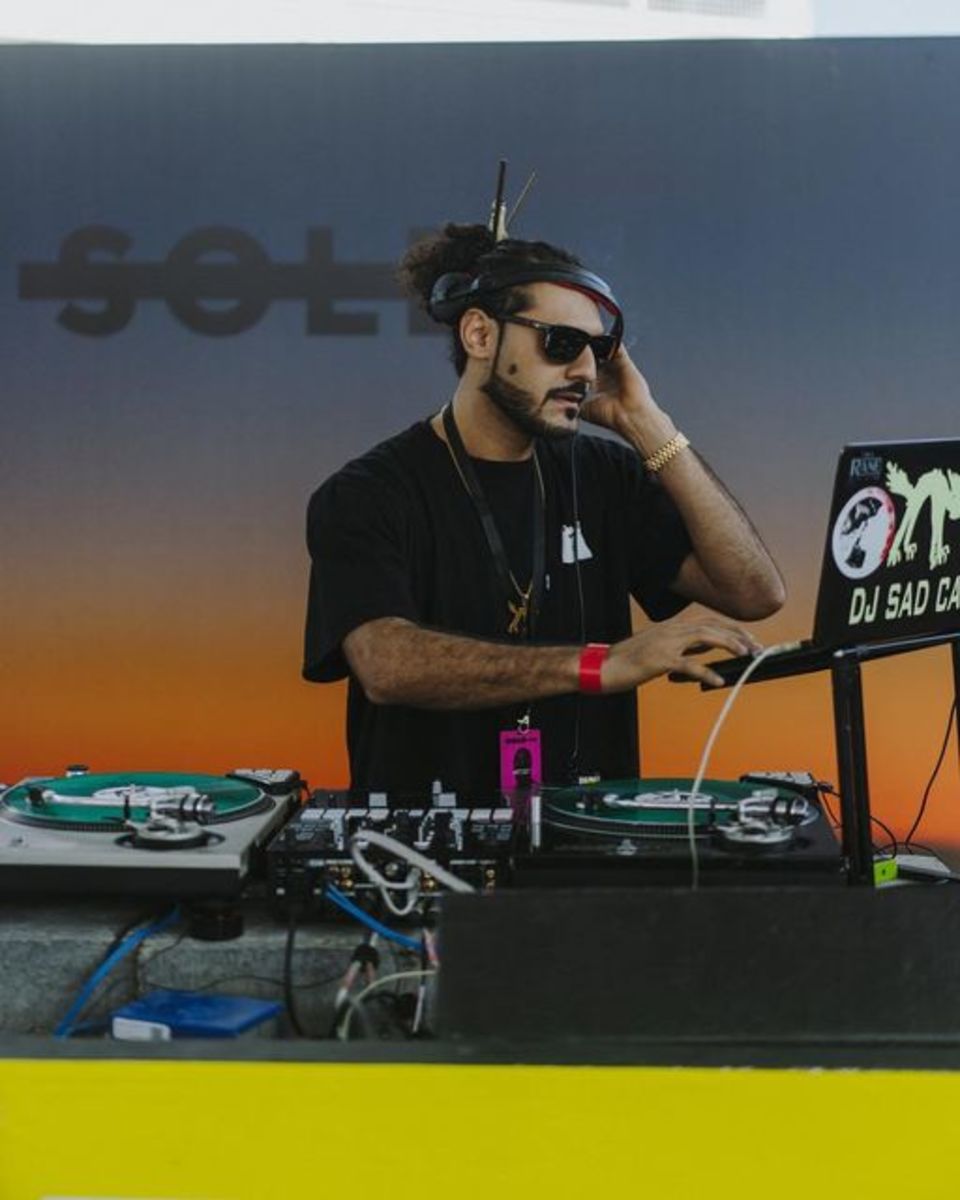 Hip Hop DJ Setup by djsadcat featuring Pioneer DJM-S9 Serato Mixer and Technics SL-1210MK2
