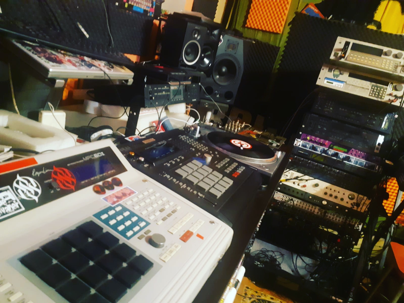 Electronic Studio Setup by esp_elizarov featuring Akai MPC 3000, Akai MPC60II, and Technics SL-1200MK2 Turntable and 4 more pieces of gear