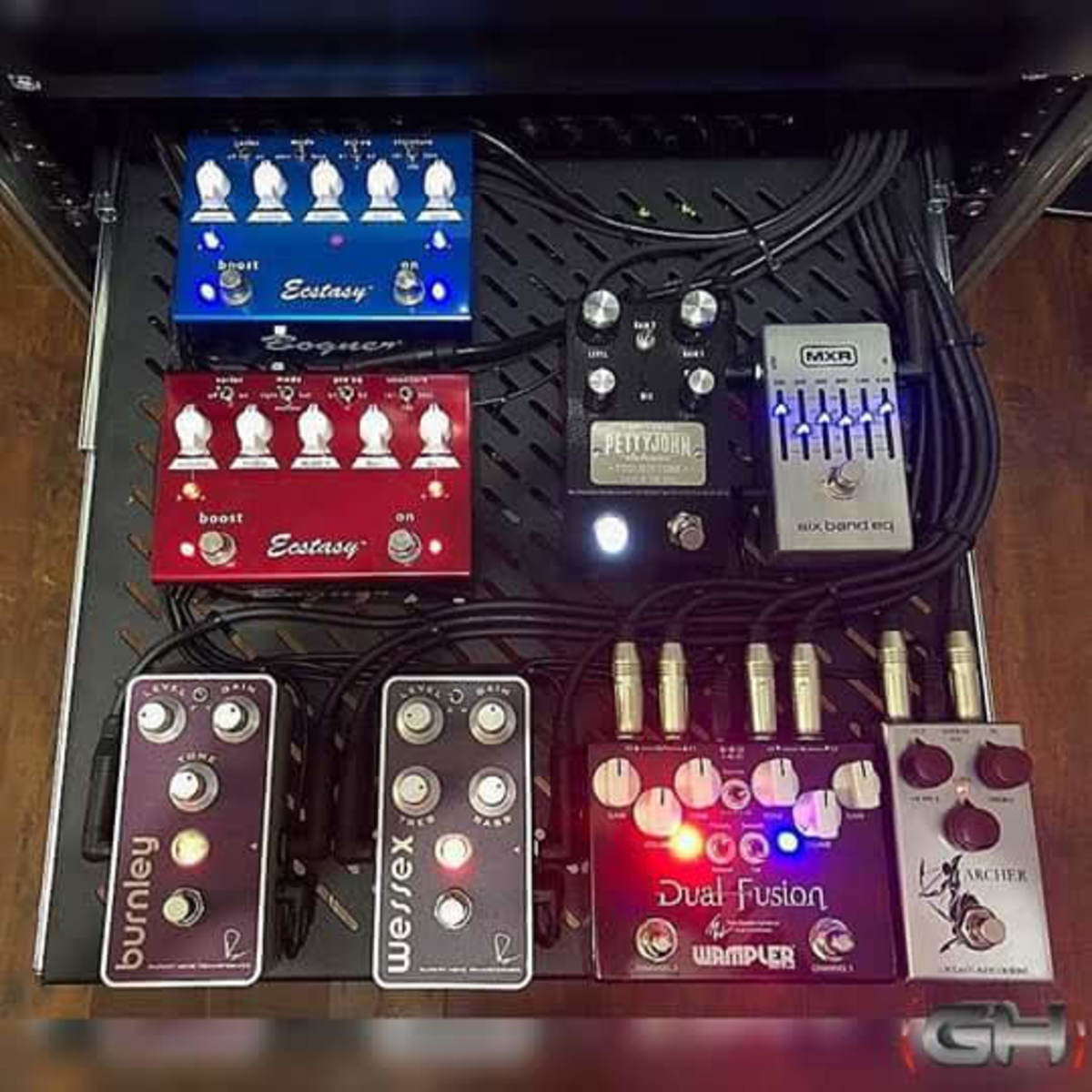 Metal Pedalboard by elgloboinfernal featuring Bogner Wessex V2, Bogner Burnley Distortion, and J Rockett Audio Designs Archer and 3 more pieces of gear