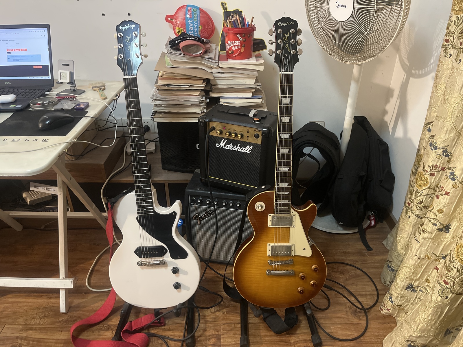 Epiphone Amp Rig by jackdengls7 featuring Epiphone Les Paul Junior Billie Joe Armstrong Signature, Marshall MG10, and Epiphone Les Paul Standard Pro and 1 more piece of gear