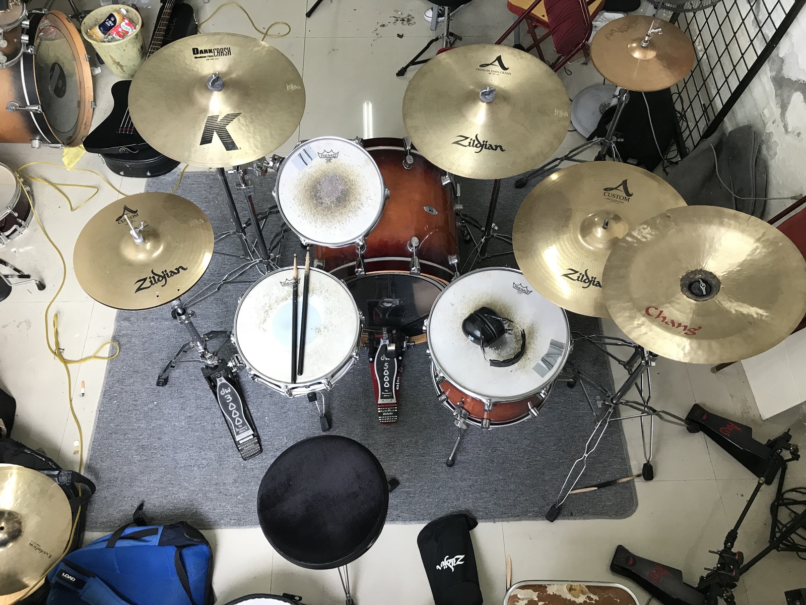 Zildjian Drum Kit by jackdengls7 featuring DW 5000 Turbo Bass Drum Pedal, Zildjian Drum Stick Bag, and Remo Coated Emperor X and 6 more pieces of gear