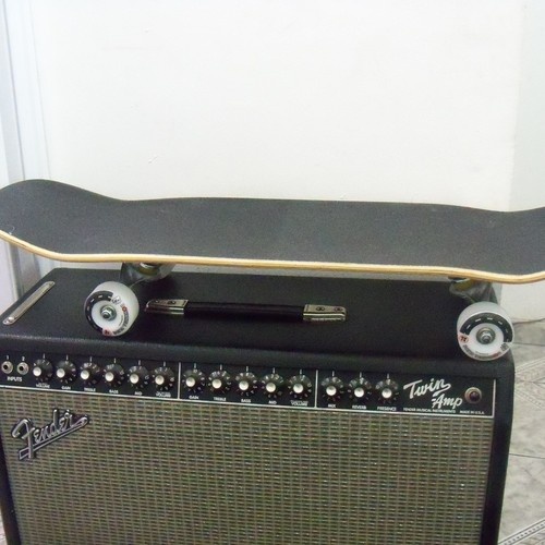 Photo of Fender 'Black Panel' Twin Amp (duplicate)
