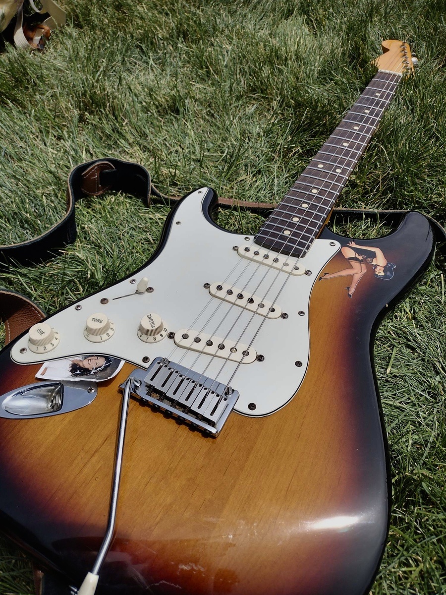 Music Gear Setup by marquezsepulveda featuring Fender American Deluxe Ash Stratocaster