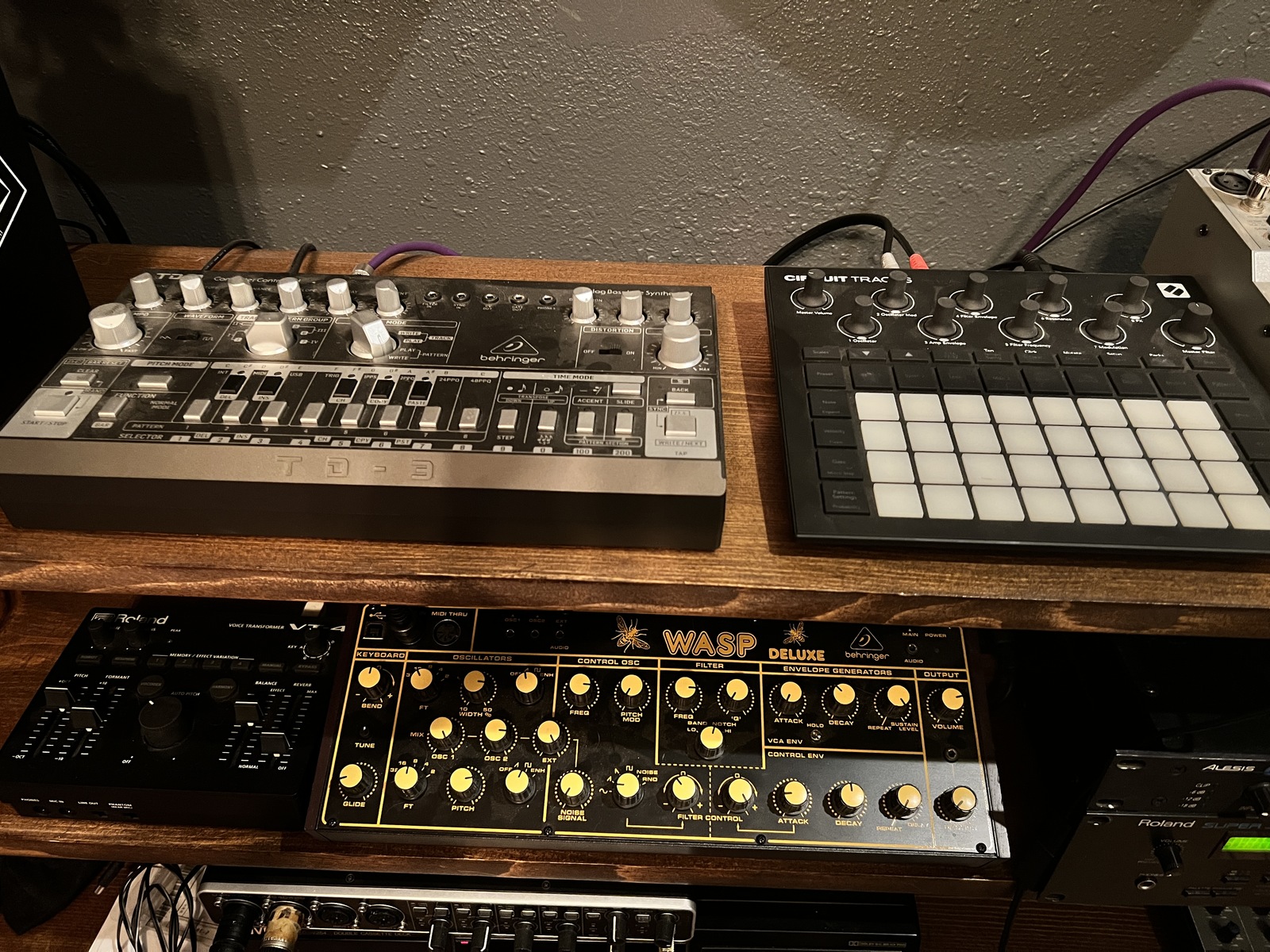 Electronic Synth Setup by timebaby featuring Behringer Wasp Deluxe, Novation Circuit Tracks, and Roland VT-4 Voice Transformer and 1 more piece of gear