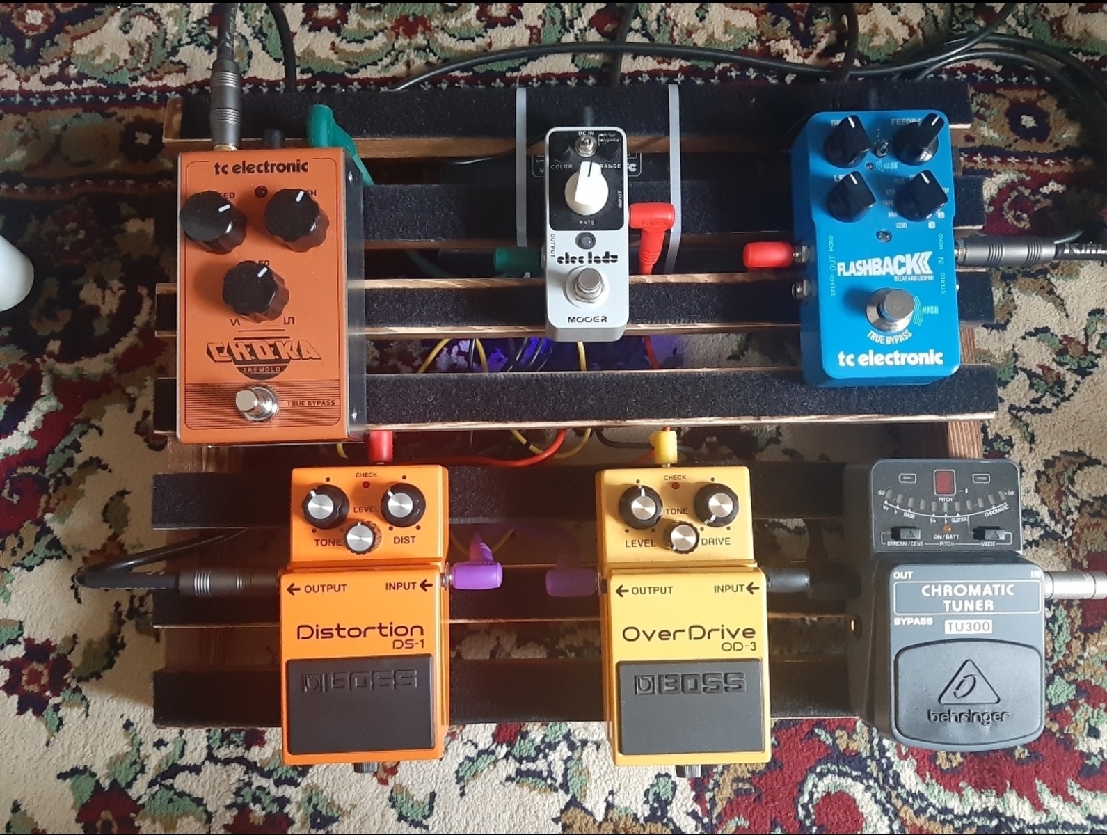 Pedalboard by nurikarakus featuring Behringer TU300 Chromatic Tuner, Boss OD-3 OverDrive, and Boss DS-1 Distortion and 3 more pieces of gear