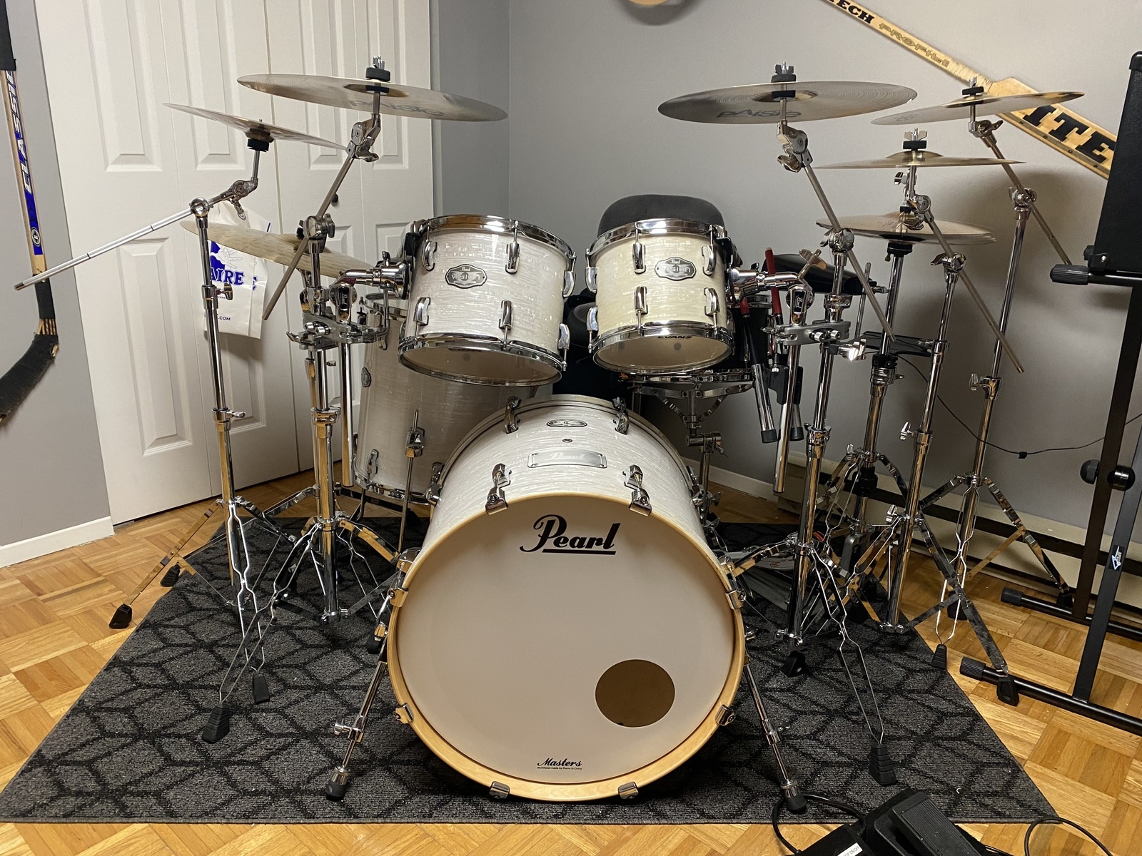 Metal Drum Kit by yan_bourgeois featuring pearl vision birch drums, ROC-N-SOC Nitro Throne, and Paiste 15" 2002 Sound Edge Hi-Hats and 1 more piece of gear