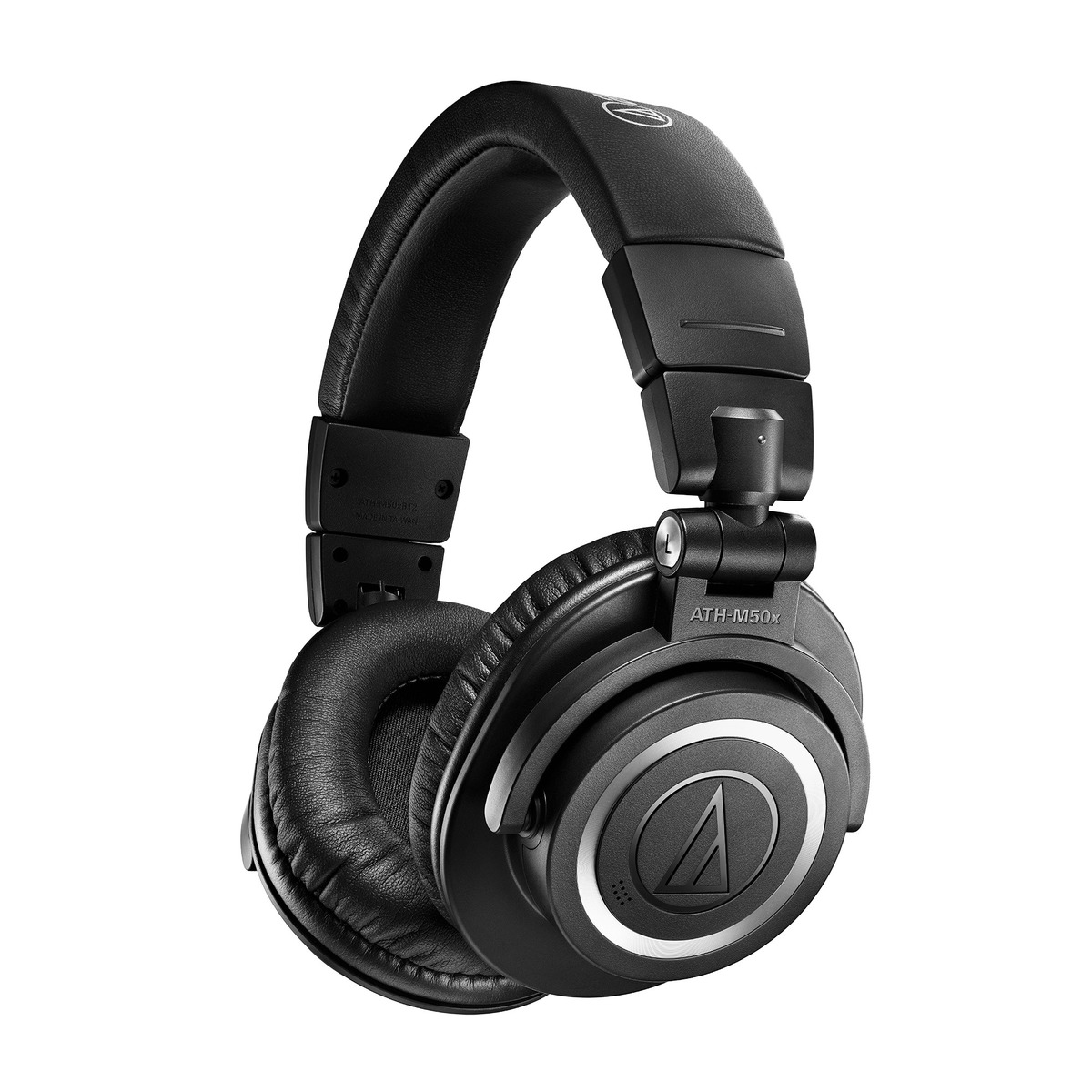 Electronic DJ Setup by djbigdad featuring Audio-Technica ATH-M50x Professional Monitor Headphones