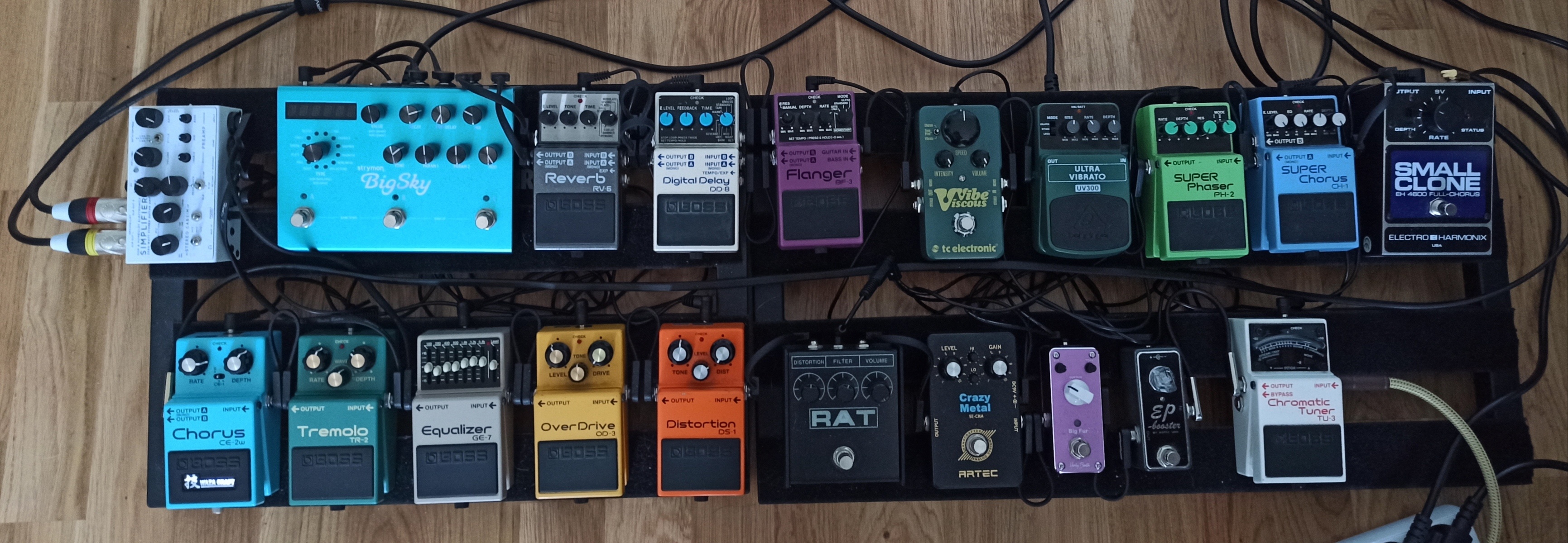 Boss Pedalboard by simonh89 featuring DSM & Humboldt Electronics Simplifier, Strymon BigSky, and Boss RV-6 Reverb and 19 more pieces of gear