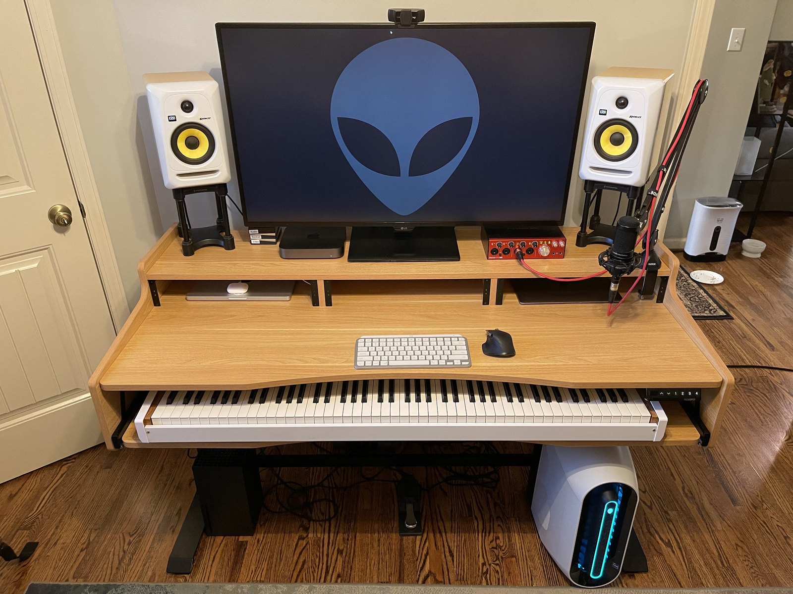 polymonic's music gear photo