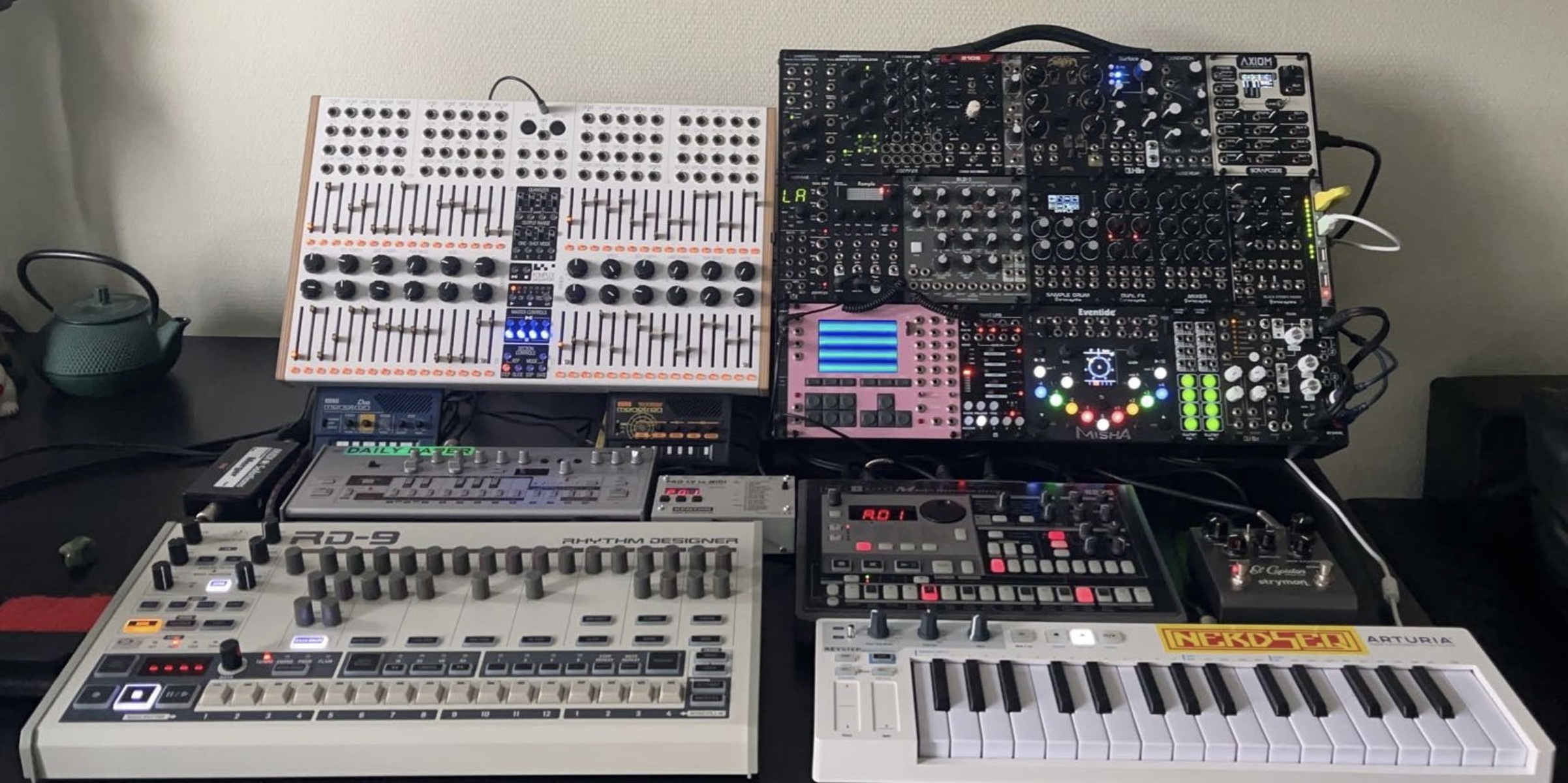 Electronic Studio Setup by v_hicle featuring Koma Elektronik Komplex Sequencer, Roland Boutique TB-03, and Kenton Pro CV to MIDI and 8 more pieces of gear