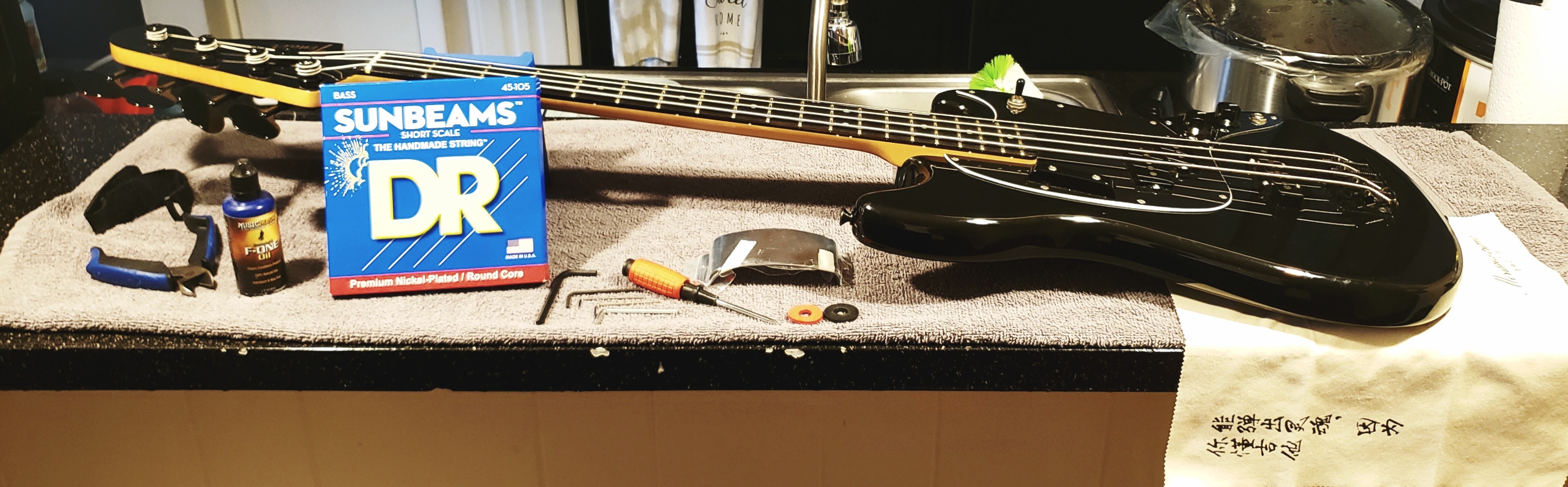 DR Strings Bass Rig by deej7 featuring Fender Mustang PJ Bass and DR Strings DR Sunbeams Bass Strings (.45-105)