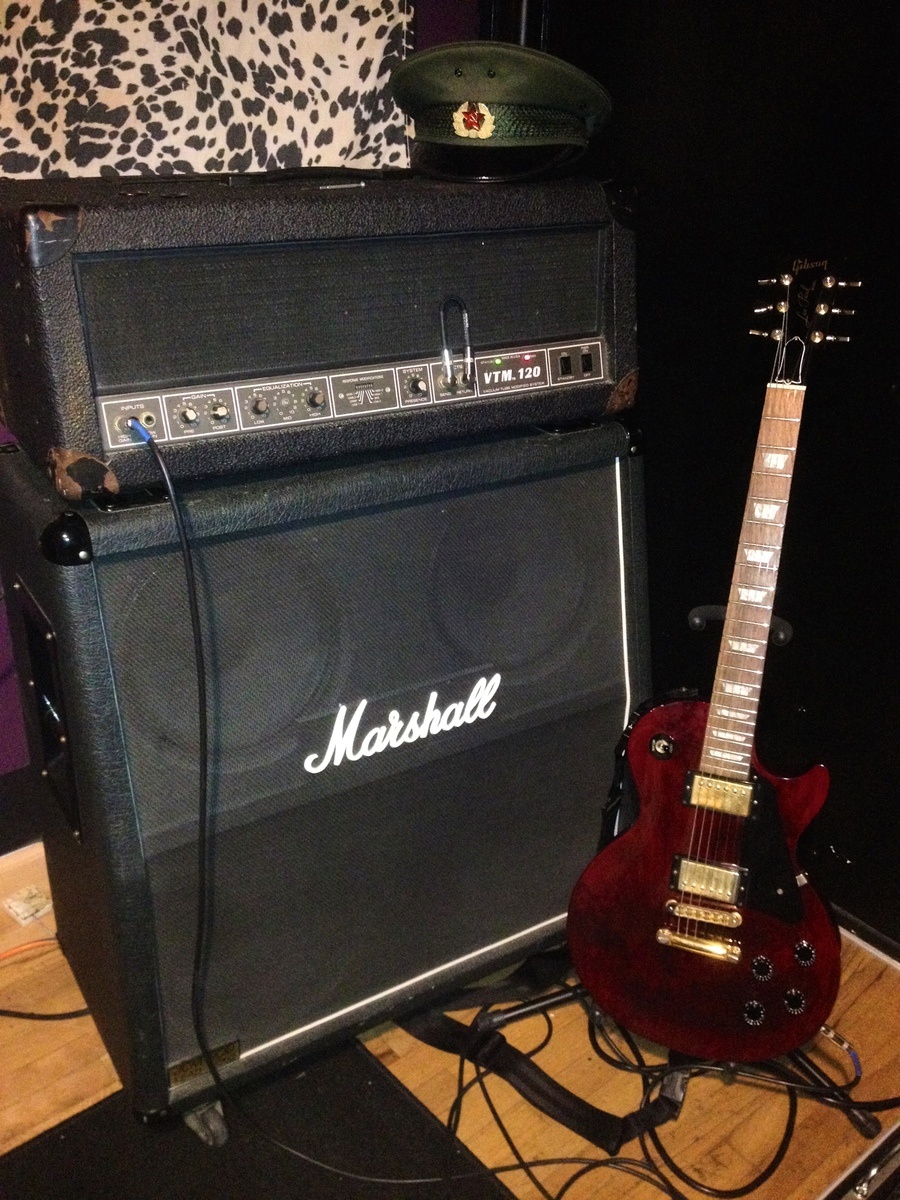 Metal Amp Rig by cornfed94 featuring Gibson Les Paul Studio, Peavey VTM-120, and Marshall 1960A 4x12'' Cabinet