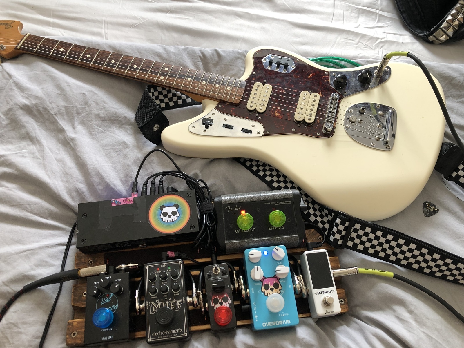 Pedalboard by rod_walton featuring Fender Classic Player Jaguar Special HH, Electro-Harmonix Nano Metal Muff, and Deadbeat Sound Wet Dreams and 4 more pieces of gear