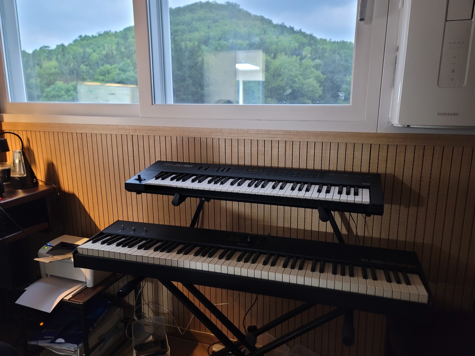 Studiologic Studio Setup by inaekkum featuring Roland JV-30 and Studiologic SL88 Grand