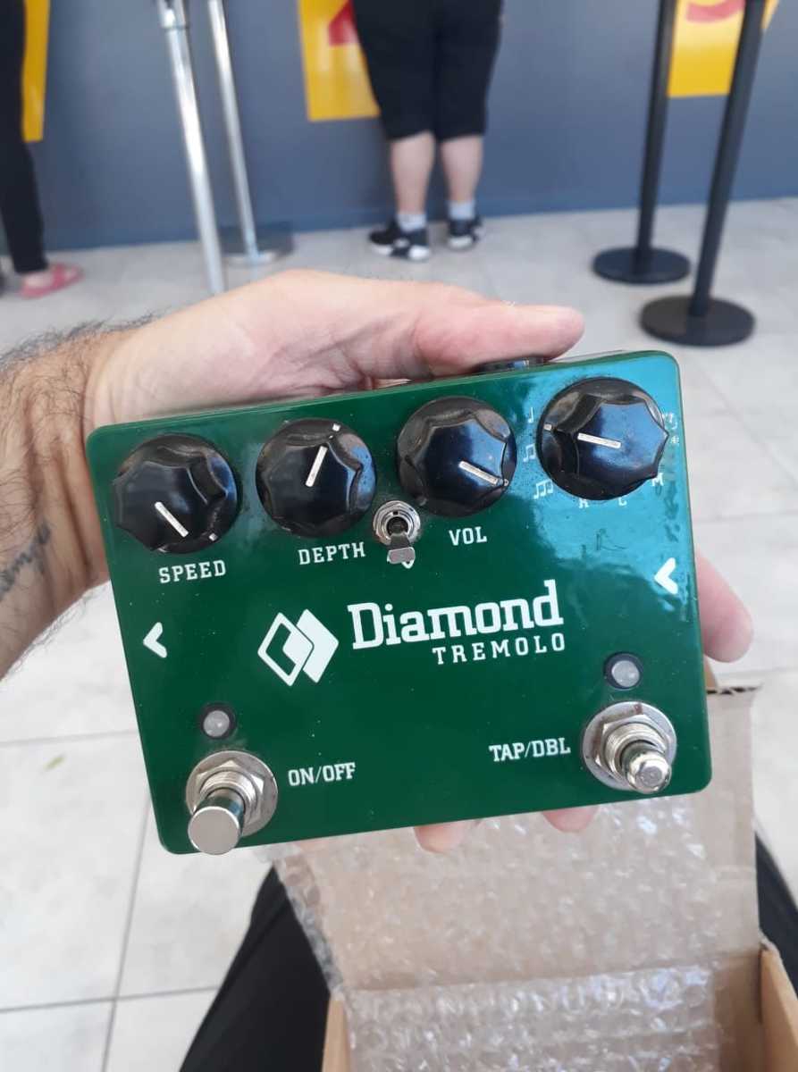 Pedalboard by fede_kempff featuring Diamond Tremolo TRM-1
