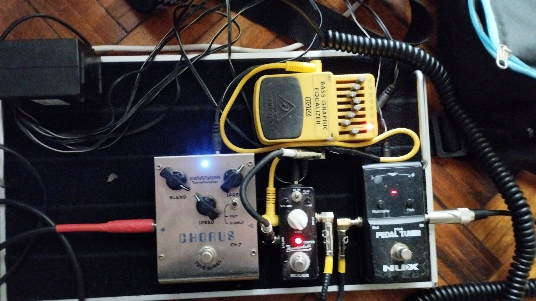 Pedalboard by noven featuring Biyang CH-8 Chorus Pedal, Nux Pedal Tuner PT-6, and Behringer BEQ700 Bass Graphic Equalizer and 1 more piece of gear