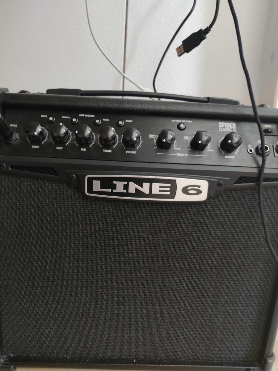 Amp Rig by goretitan featuring Line 6 Spider 15 Classic 15W 1x8 Guitar Combo Amp
