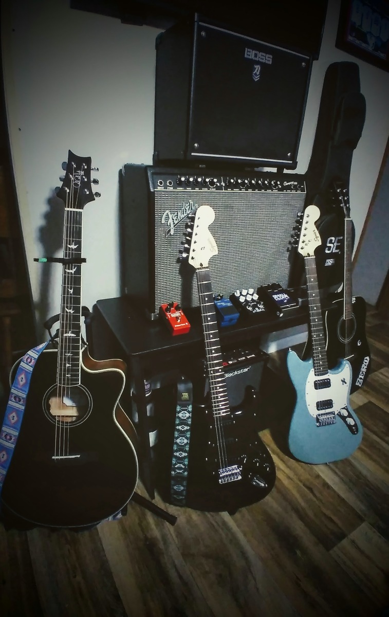 Amp Rig by kyle_mcgee featuring Squier Affinity Series Stratocaster, Squier Bullet Mustang HH, and Epiphone DR-100 Acoustic Guitar Ebony and 7 more pieces of gear