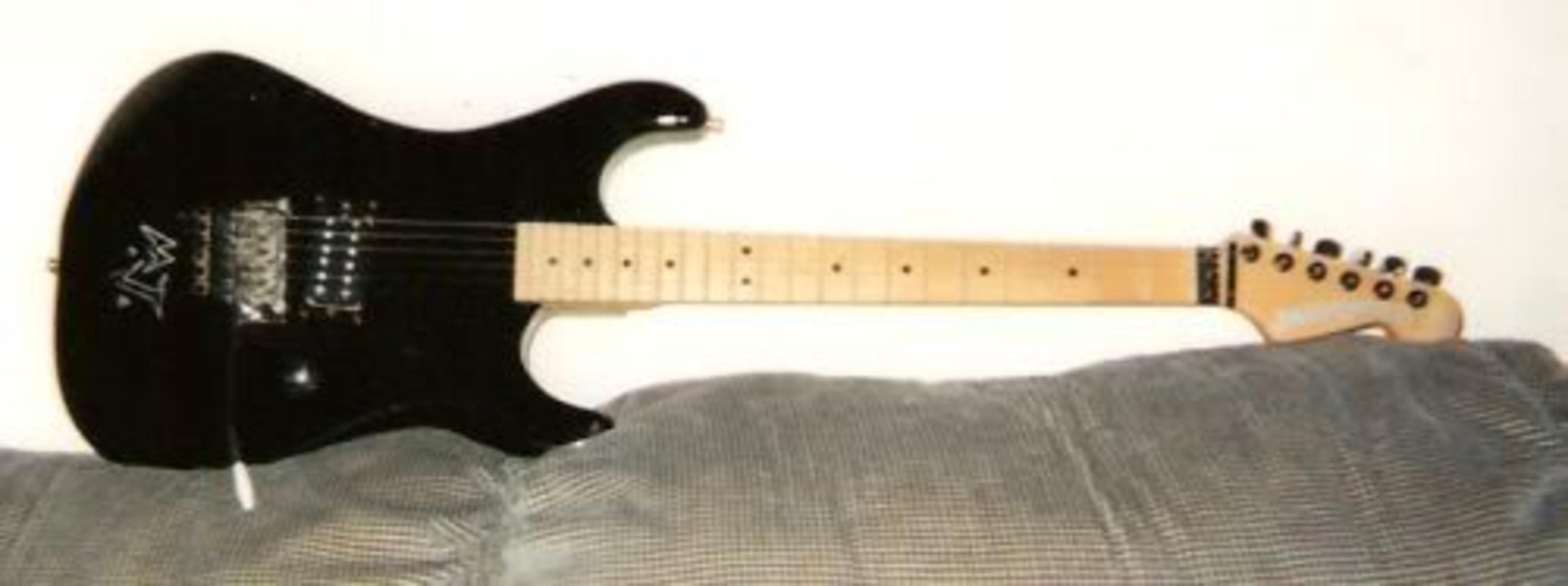 Music Gear Setup by creepingnet featuring Kramer Striker 100ST