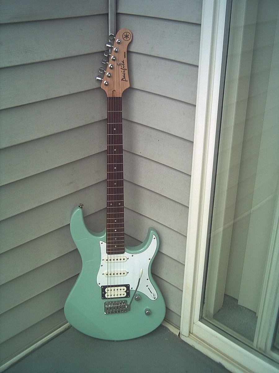 Music Gear Setup by creepingnet featuring Yamaha Pacifica 112 J and Yamaha Pacifica 112vcx wh