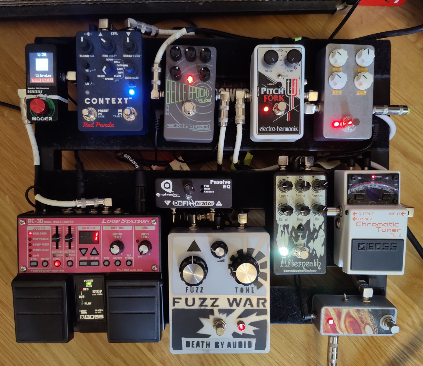 Pedalboard by spaceshipsovrglasgow featuring Saturnworks ABY Passive Compact, Boss TU-2 Chromatic Tuner, and Tyler Krug Signature Squisher and 8 more pieces of gear
