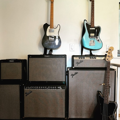 Photo of Fender Telecaster MIM and more gear in a guitar and amplifier