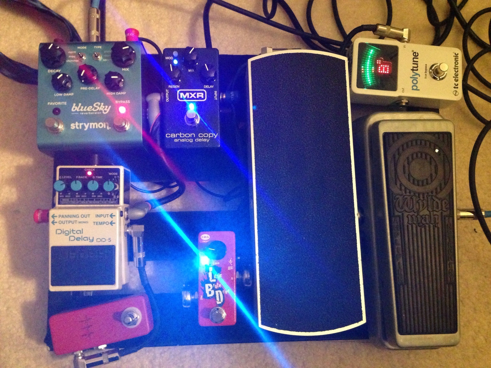 Music Gear Setup by pudgeums365 featuring Boss DD-5 Digital Delay, MXR M169 Carbon Copy, and TC Electronic PolyTune and 3 more pieces of gear