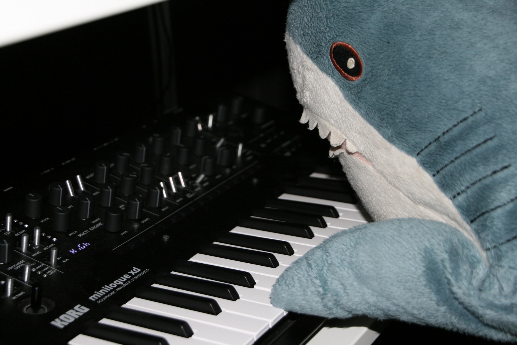 Electronic Synth Setup by 2007_mercedes_clk200 featuring Korg Minilogue XD