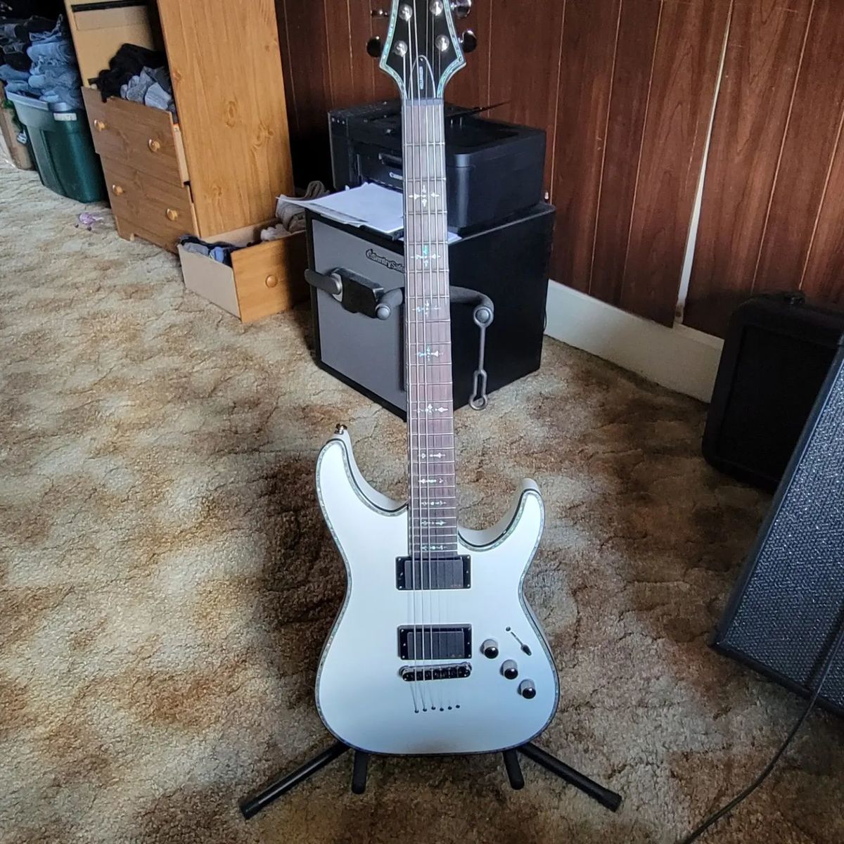 Music Gear Setup by angrymarine421 featuring Schecter Hellraiser C-1