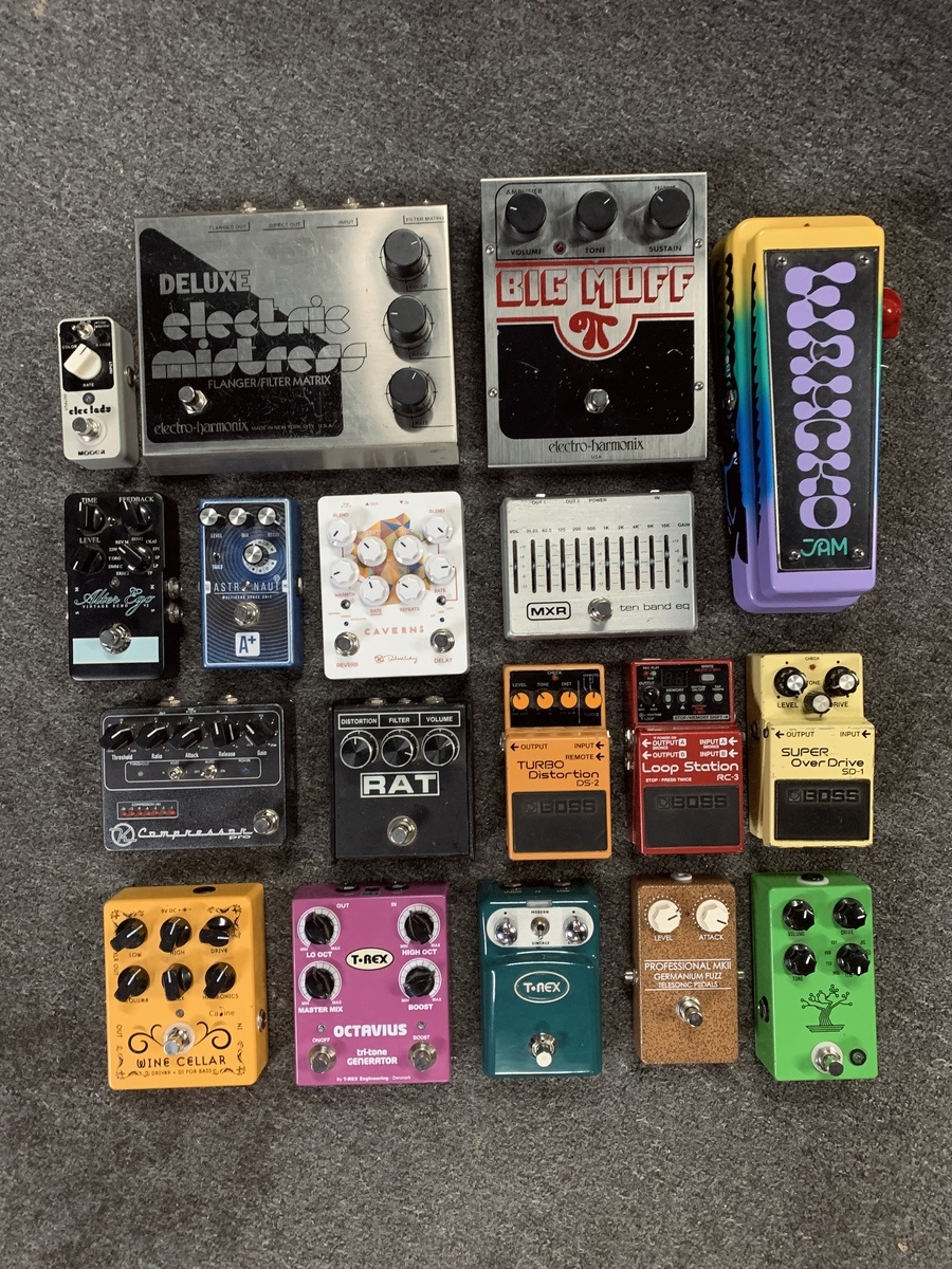 Music Gear Setup by max_shtoma featuring Mooer E-Lady, Electro-Harmonix Deluxe Electric Mistress, and Electro-Harmonix Big Muff Pi and 14 more pieces of gear