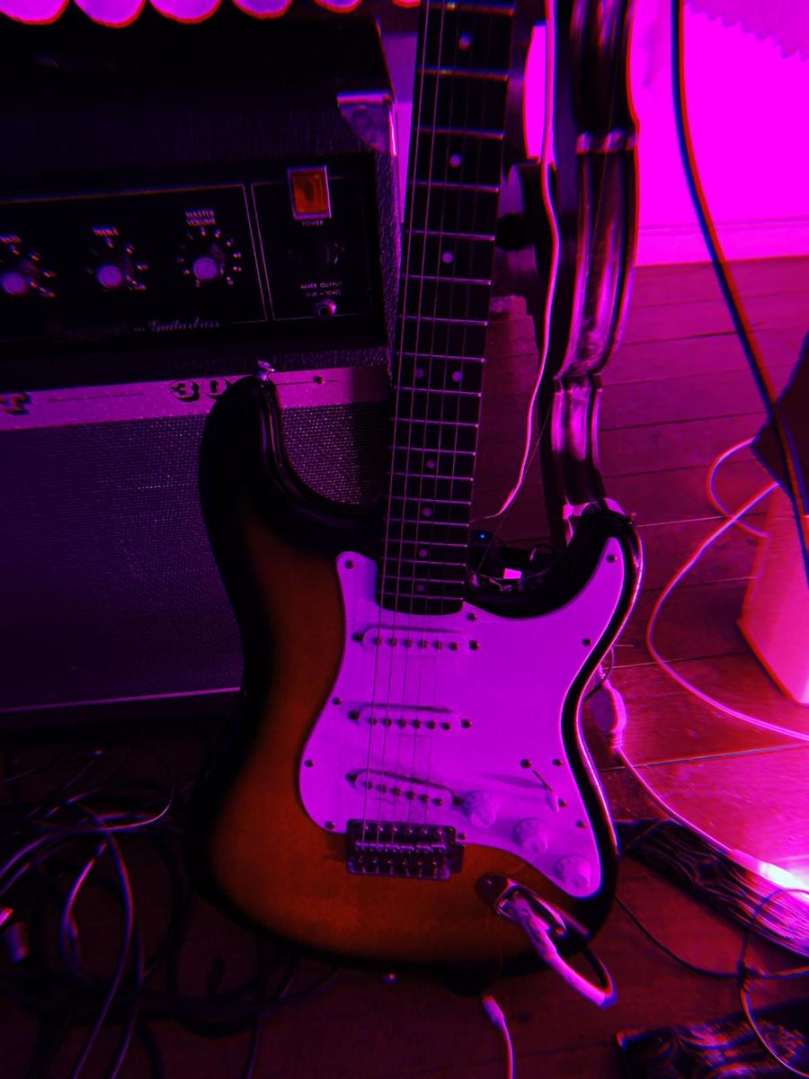 Music Gear Setup by luis_almeida featuring Squier Bullet Stratocaster SSS