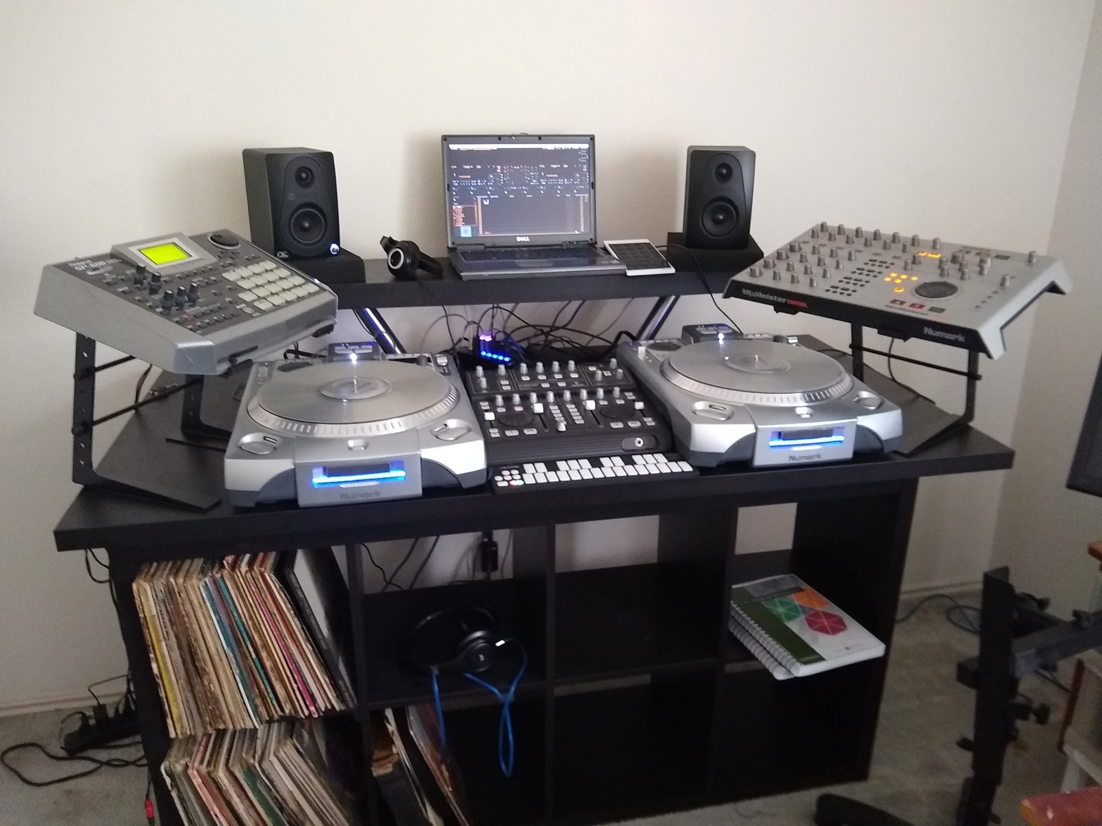 Music Gear Setup by mrthraz featuring Mixxx, Numark HDX, and Roland SP-606 and 3 more pieces of gear