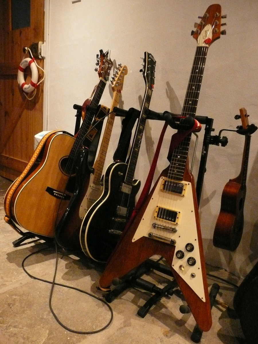 Metal Music Gear Setup by ukebloke featuring Gibson Flying V