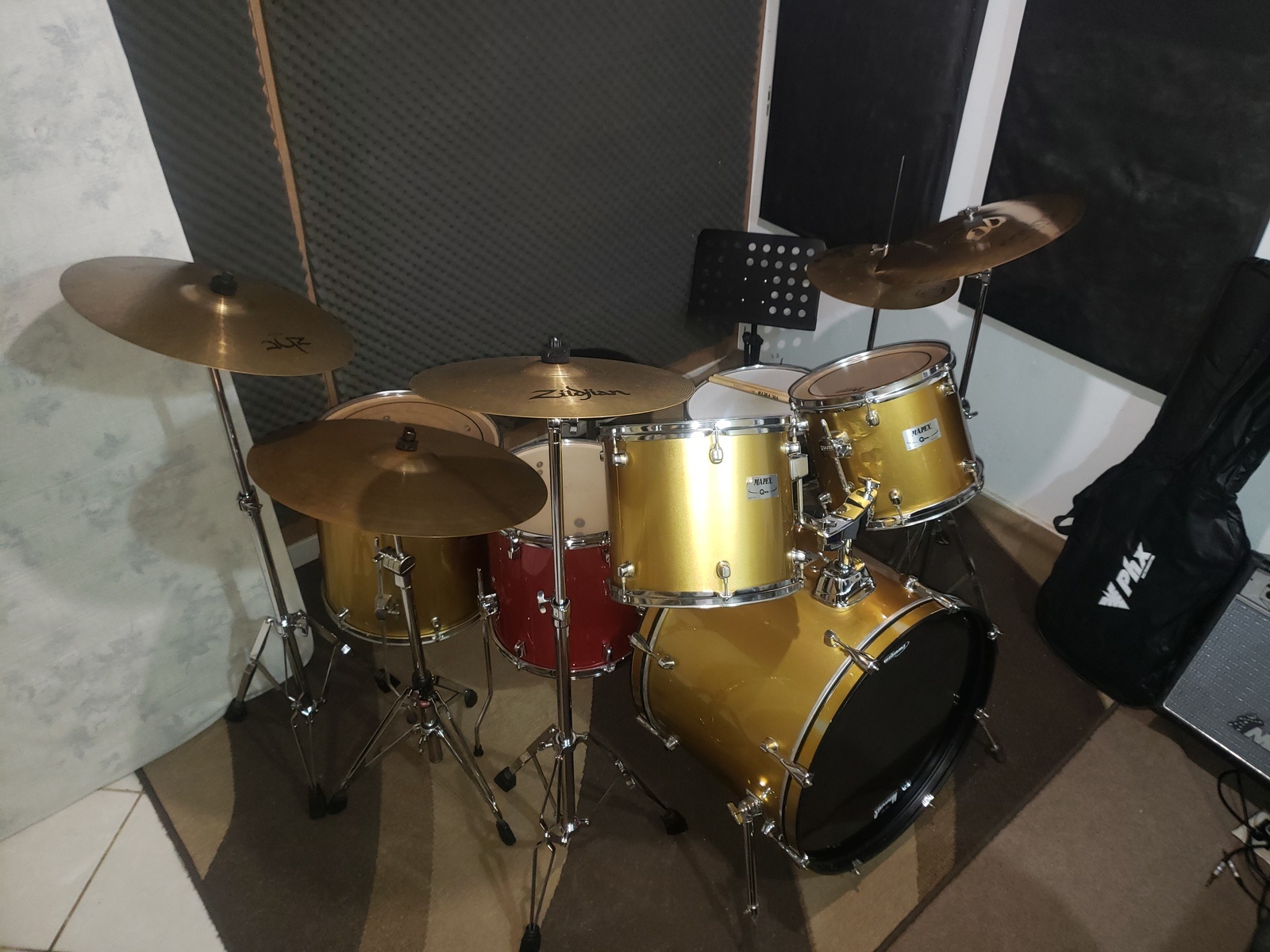 Drum Kit by vitor_valim featuring Zildjian ZBT 16'' Crash and Zildjian ZBT 18'' Crash/Ride