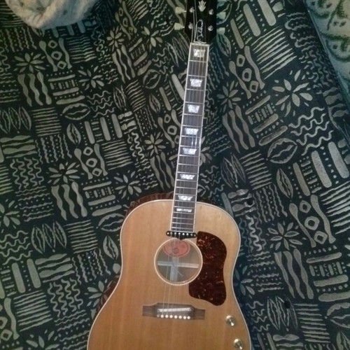 Photo of Gibson J-160E