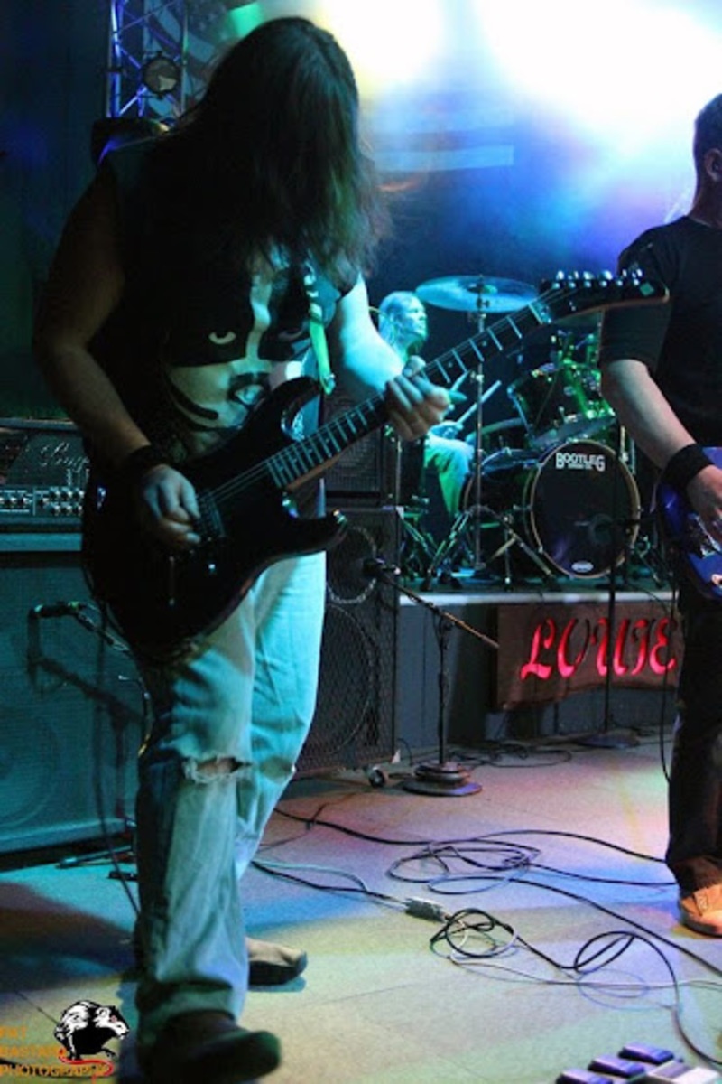 Live Rig by creepingnet featuring Kramer Striker 100ST, Bugera 333XL, and Peavey 412 (Straight/Vintage)