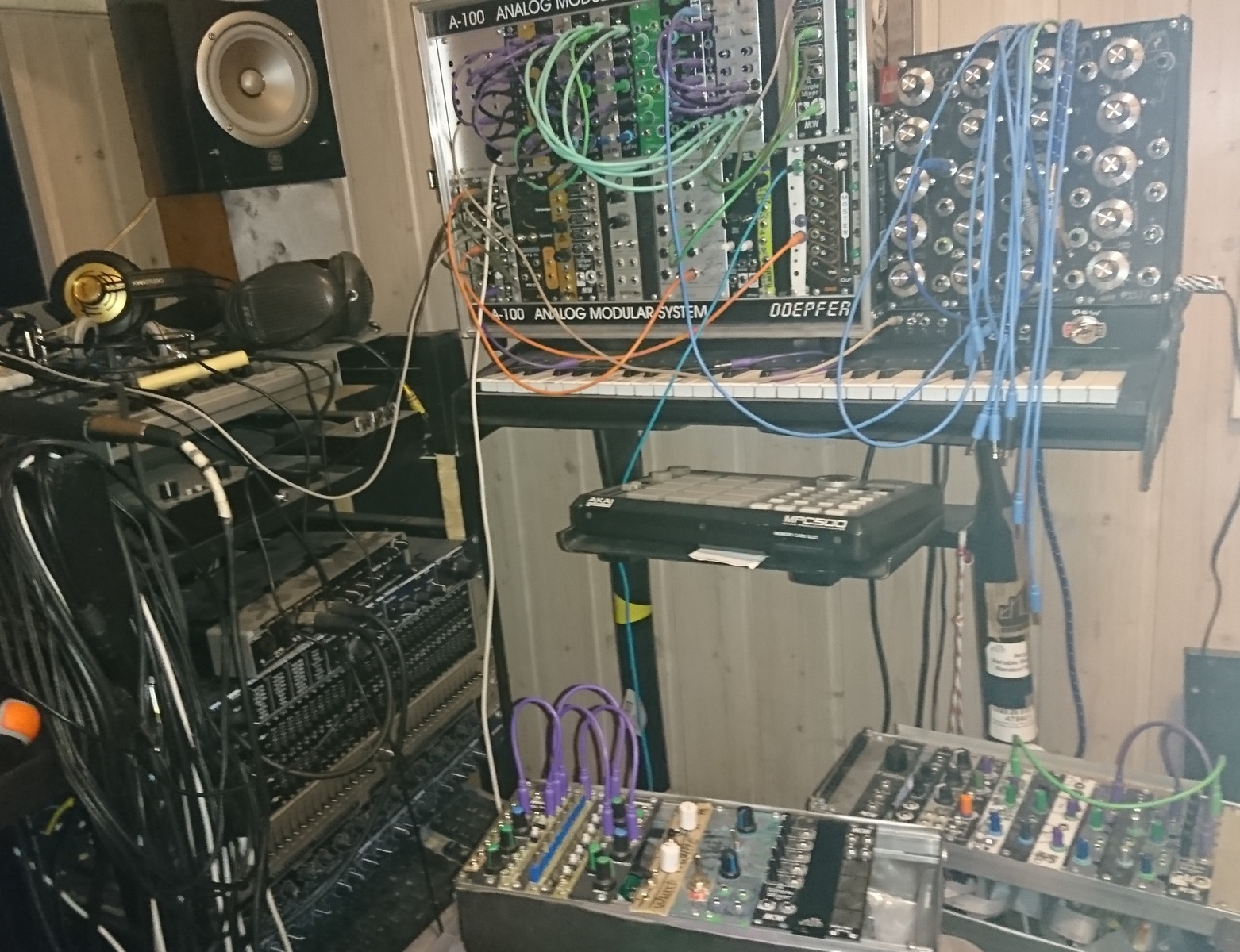 Electronic Studio Setup by chent featuring Akai MPC 500, Doepfer A-100 Analog Modular System, and Lexicon MX200 and 1 more piece of gear