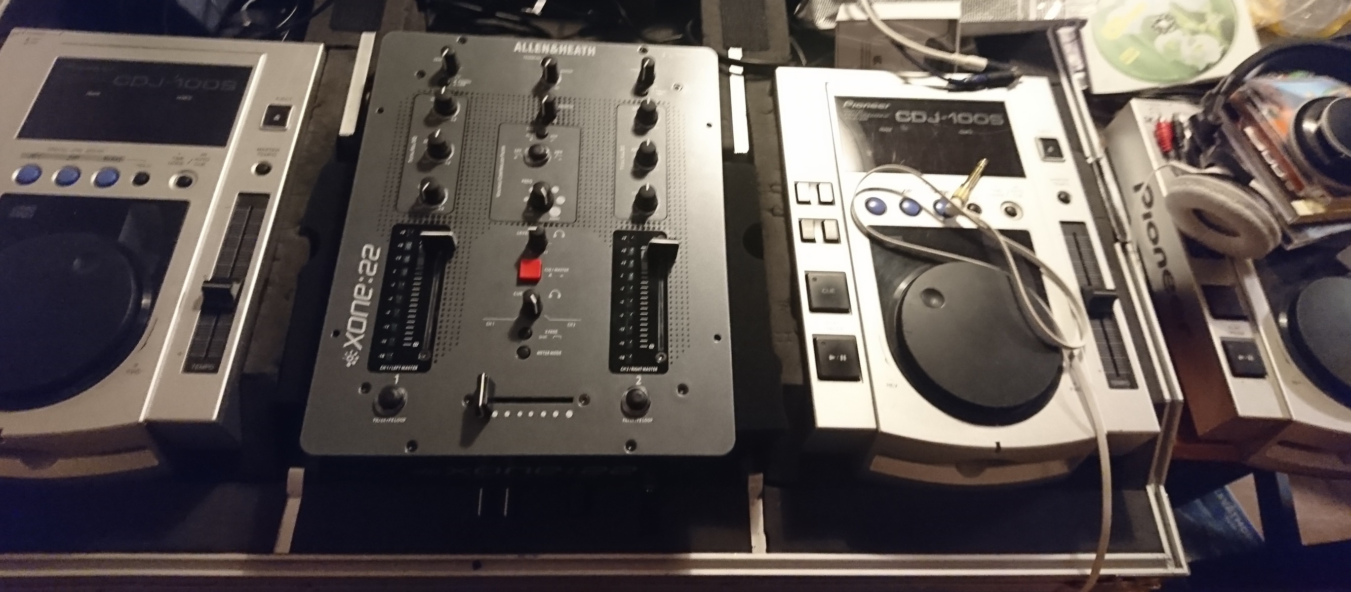Pioneer DJ Setup by chent featuring Allen & Heath Xone:22 and Pioneer CDJ-100